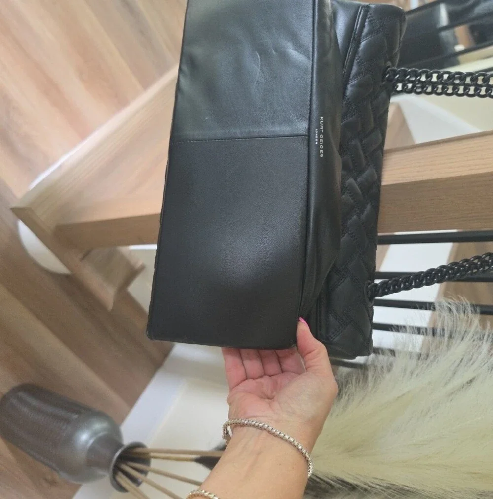 Kurt Geiger Black Quilted Chain-Handle Shoulder Bag - Picture 3 of 6